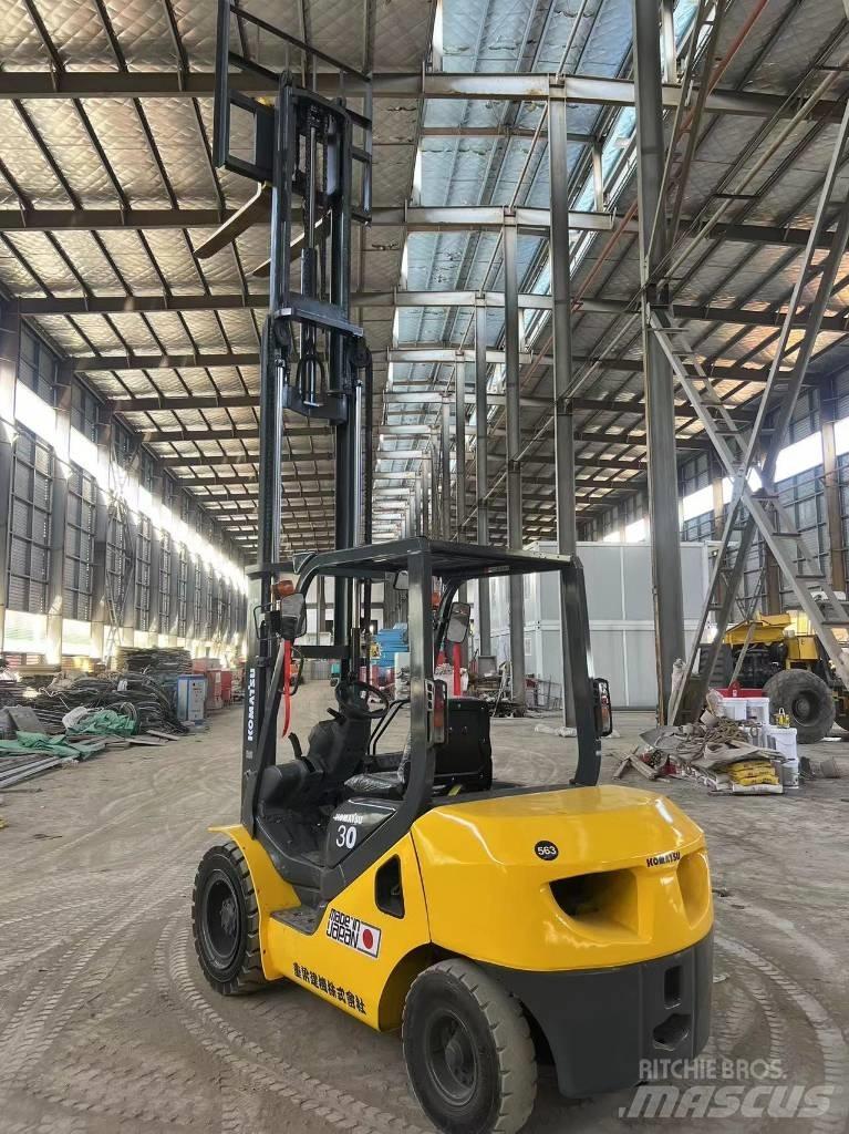 Komatsu FD 30 T-17 Dieselmotviktstruckar