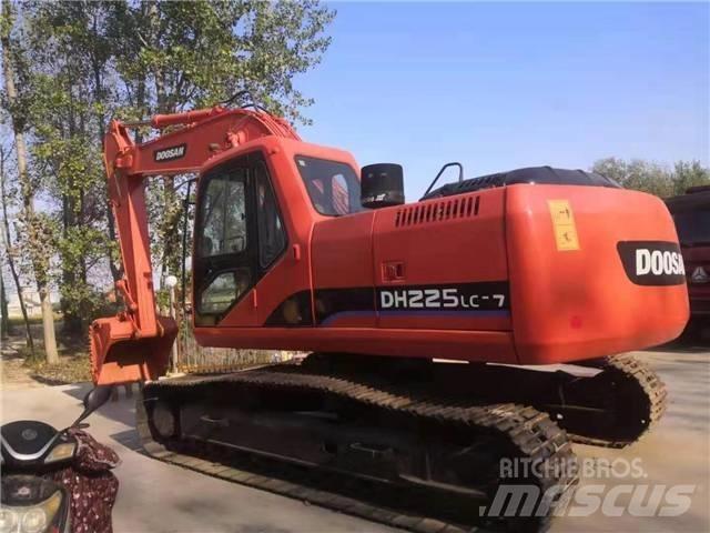 Doosan DH 225 LC-7 Bandgrävare