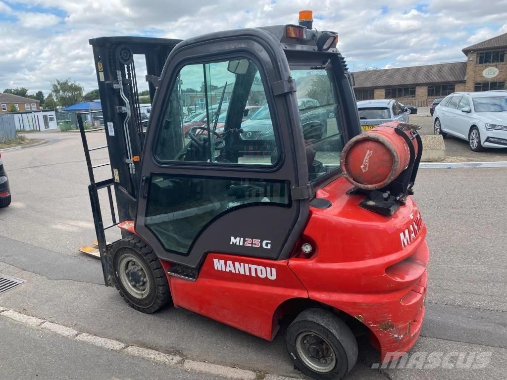 Manitou MI 25 G Gasolmotviktstruckar