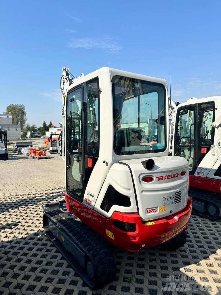 Takeuchi TB 225 V0 Minigrävare < 7t