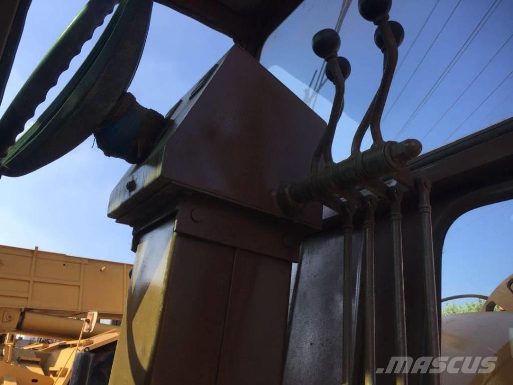 CAT 140 H Väghyvlar