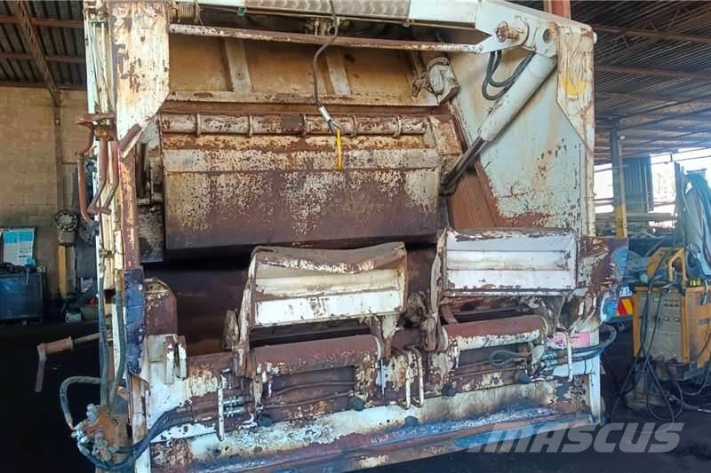 UD Quon 26-370 Övriga bilar