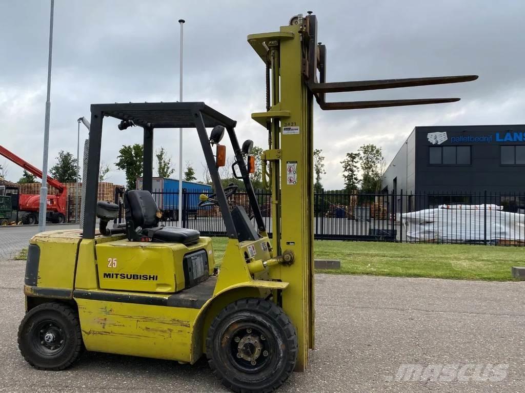 Mitsubishi FD25T Dieselmotviktstruckar
