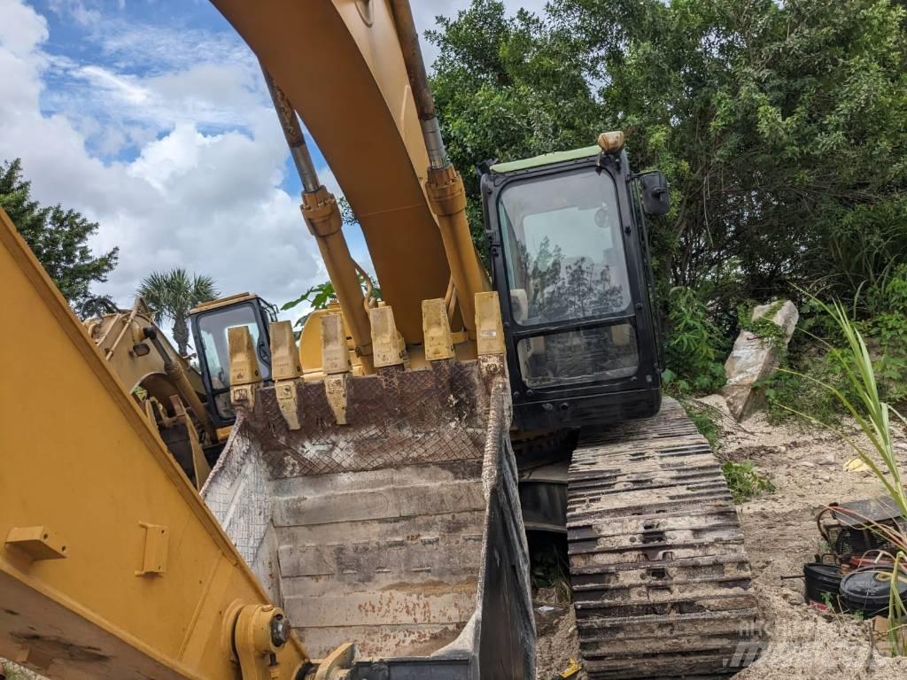 CAT 330 CL Bandgrävare