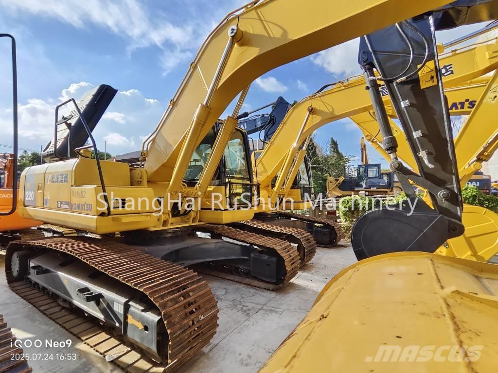 Komatsu 220-8 Bandgrävare
