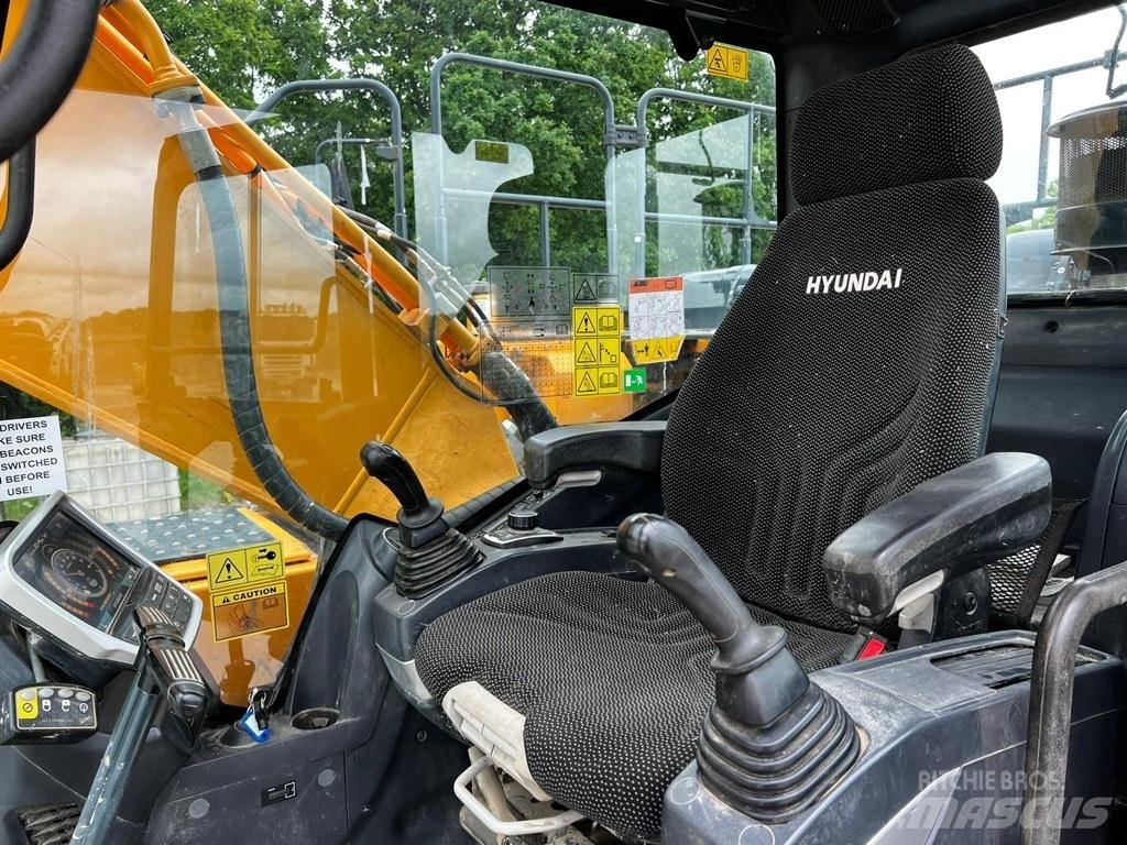 Hyundai HX 220 L Bandgrävare
