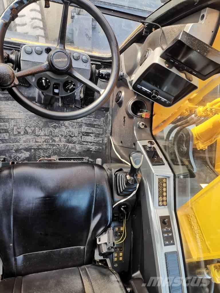 Hyundai R210W-9 Hjulgrävare