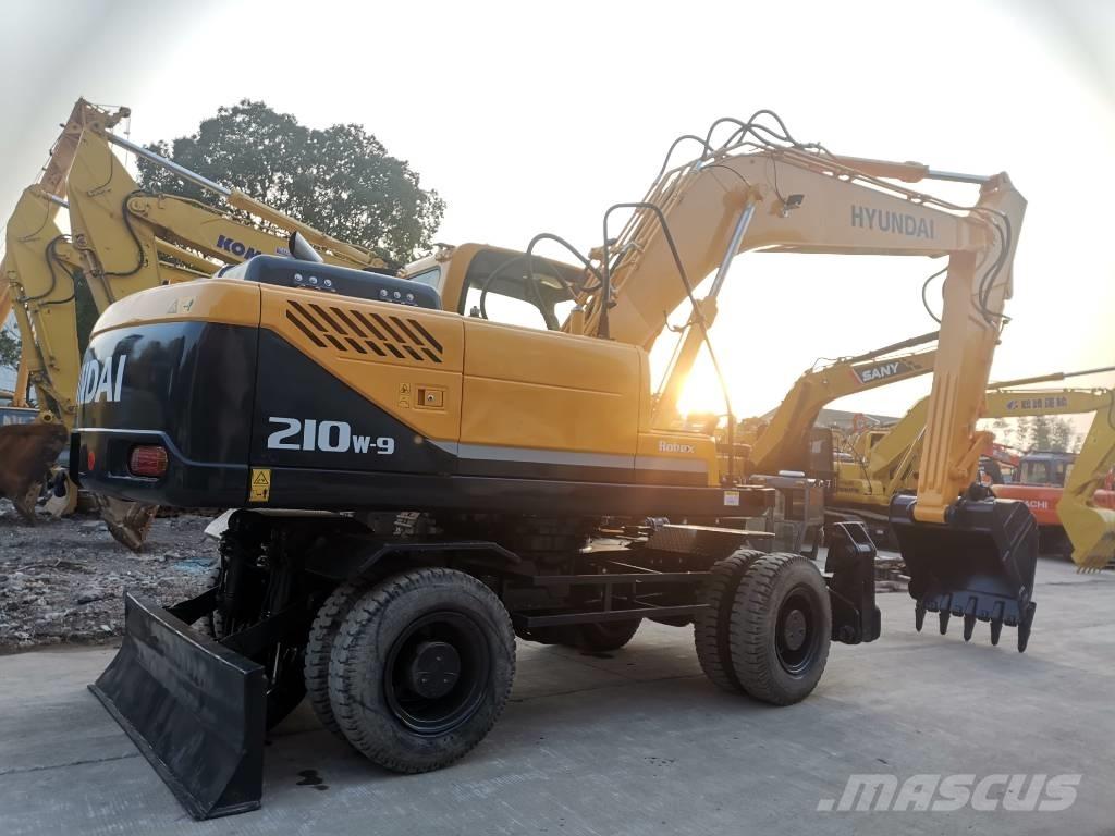 Hyundai R210W-9 Hjulgrävare