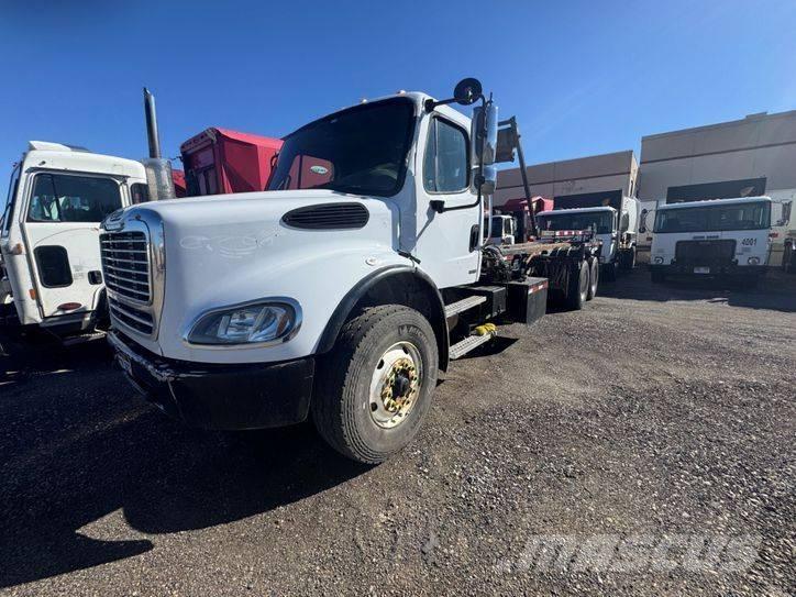Freightliner M2 Lastväxlare med kabellift