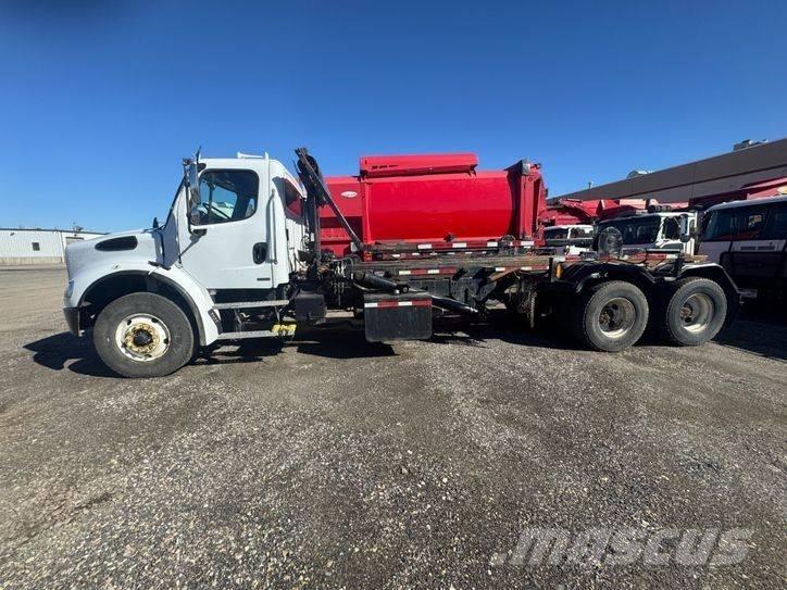 Freightliner M2 Lastväxlare med kabellift