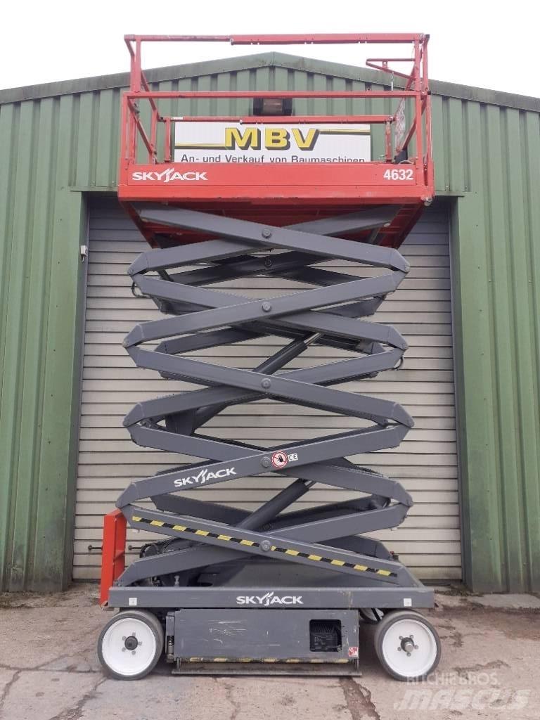 SkyJack SJ III 4632 Saxliftar