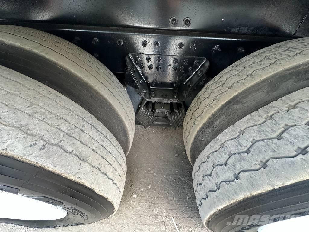 International 7400 Slamsugningsbil