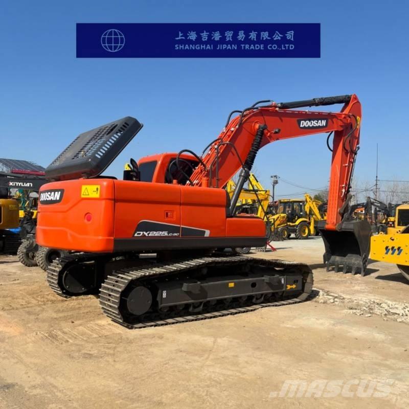 Doosan DX 225 Bandgrävare