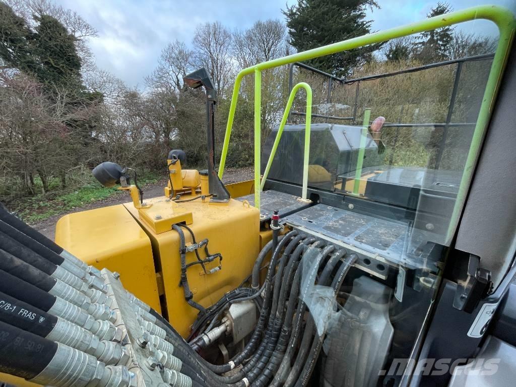 Komatsu PW 180-11 Hjulgrävare