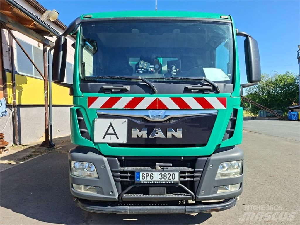 MAN TGM 26.320 6X4 Chassier