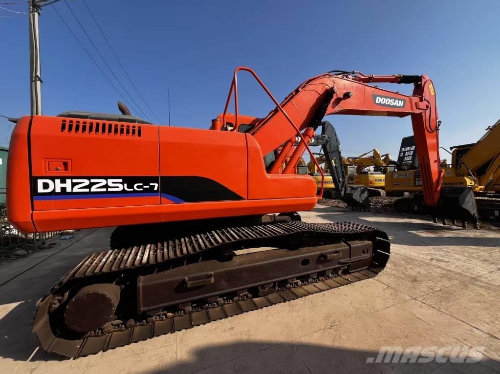Doosan DH225 LC-7 Bandgrävare