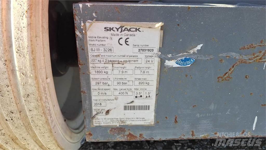 SkyJack SJIII3226 Saxliftar