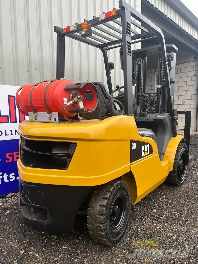 CAT GP30NT Gasolmotviktstruckar
