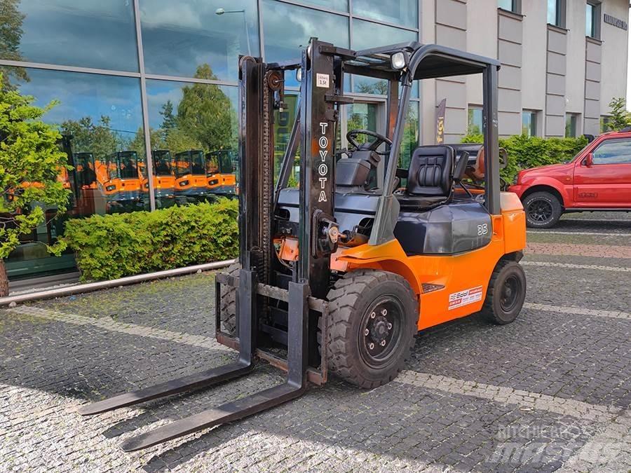 Toyota 7FG35 Gasolmotviktstruckar