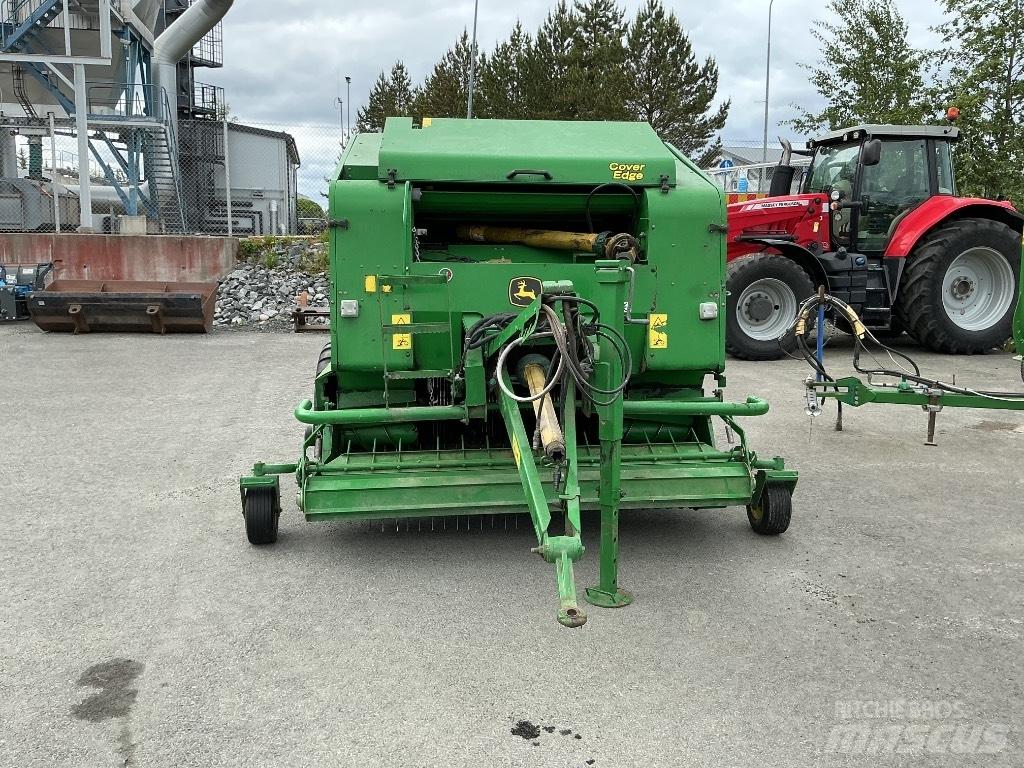 John Deere 644 Rundbalspressar