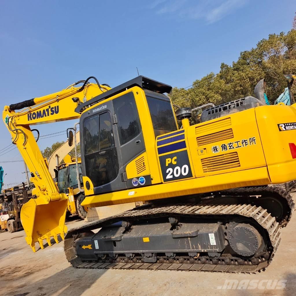 Komatsu PC 200-8 Bandgrävare