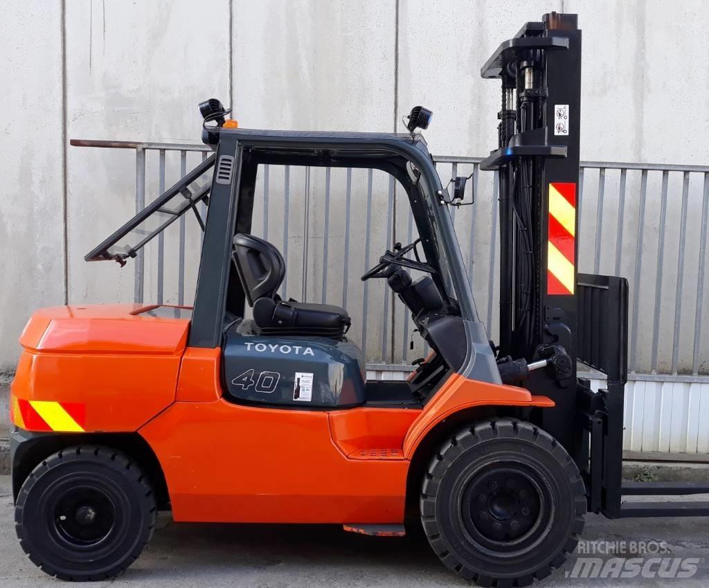Toyota 7 FD 40 Dieselmotviktstruckar