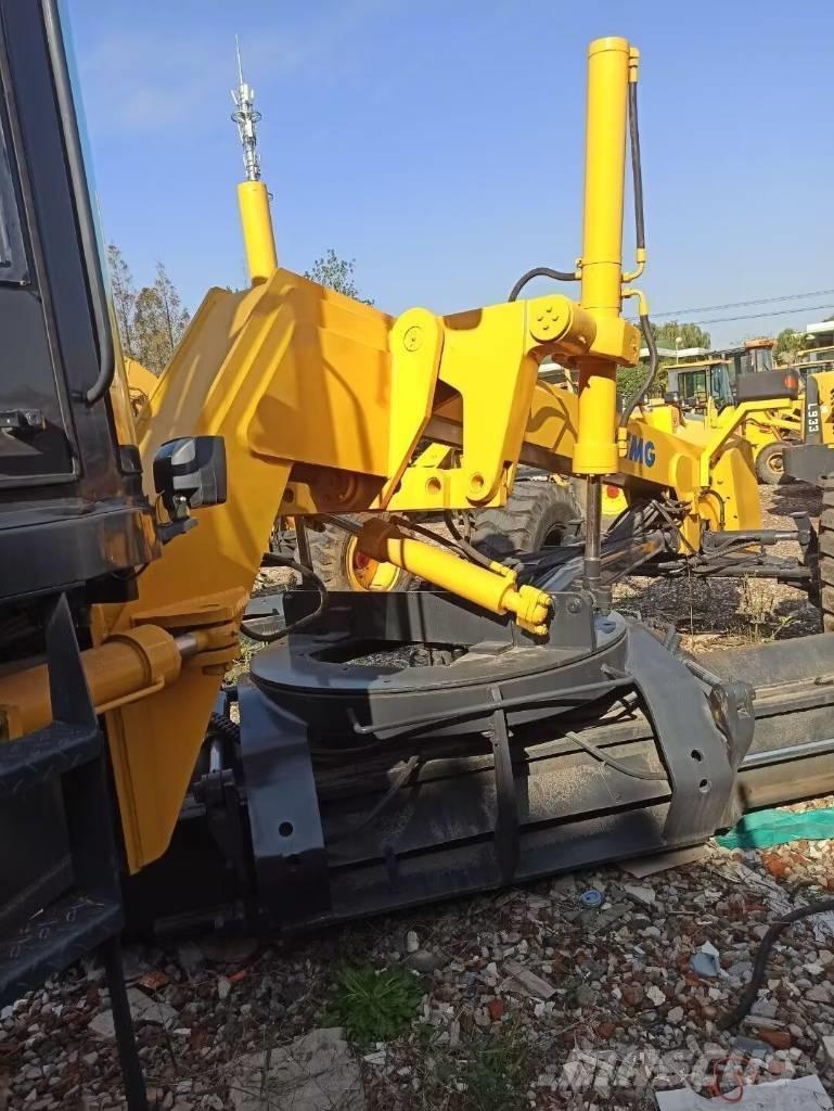 XCMG GR 180 Väghyvlar