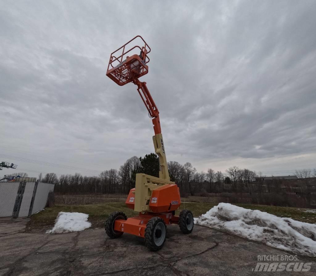 JLG 340 AJ Bomliftar