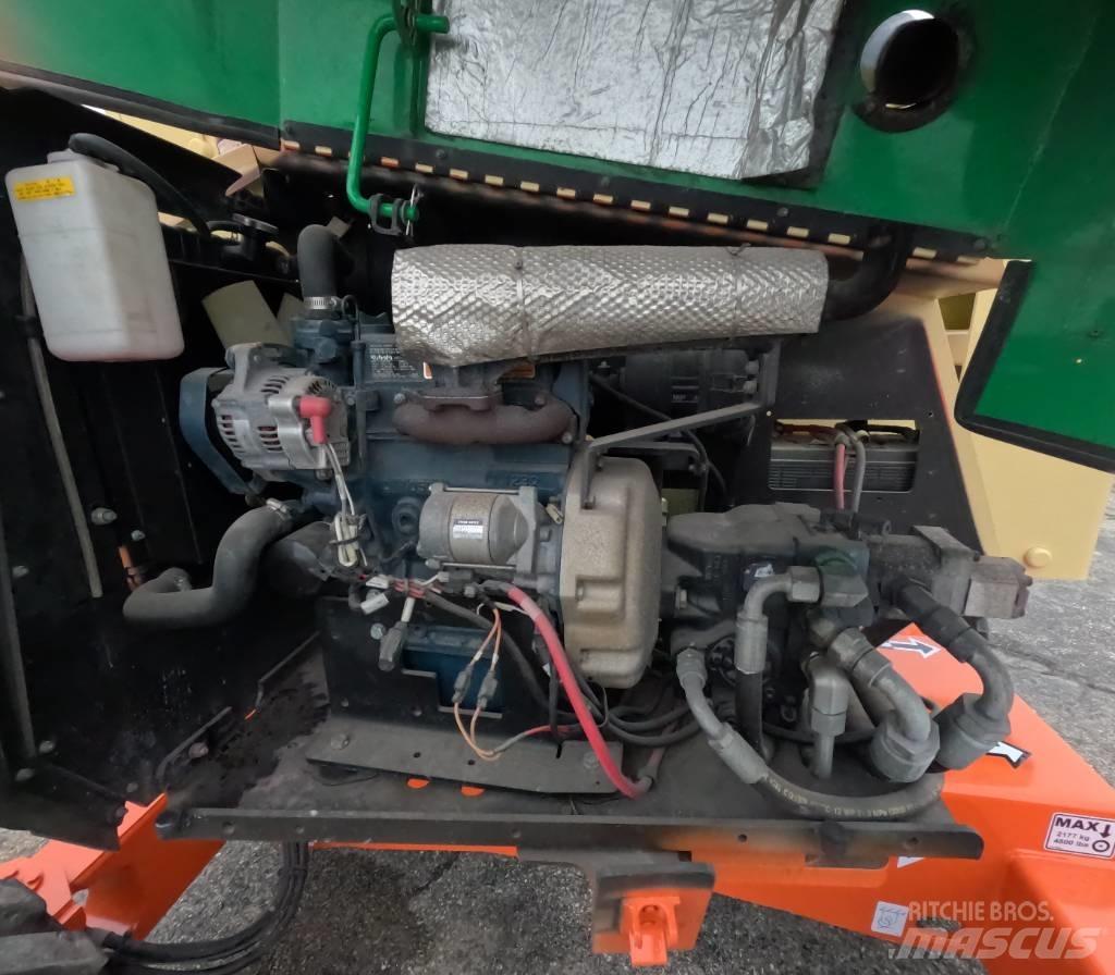 JLG 340 AJ Bomliftar