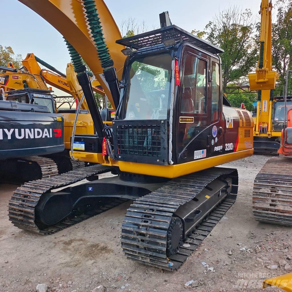 CAT 320 D2L Bandgrävare