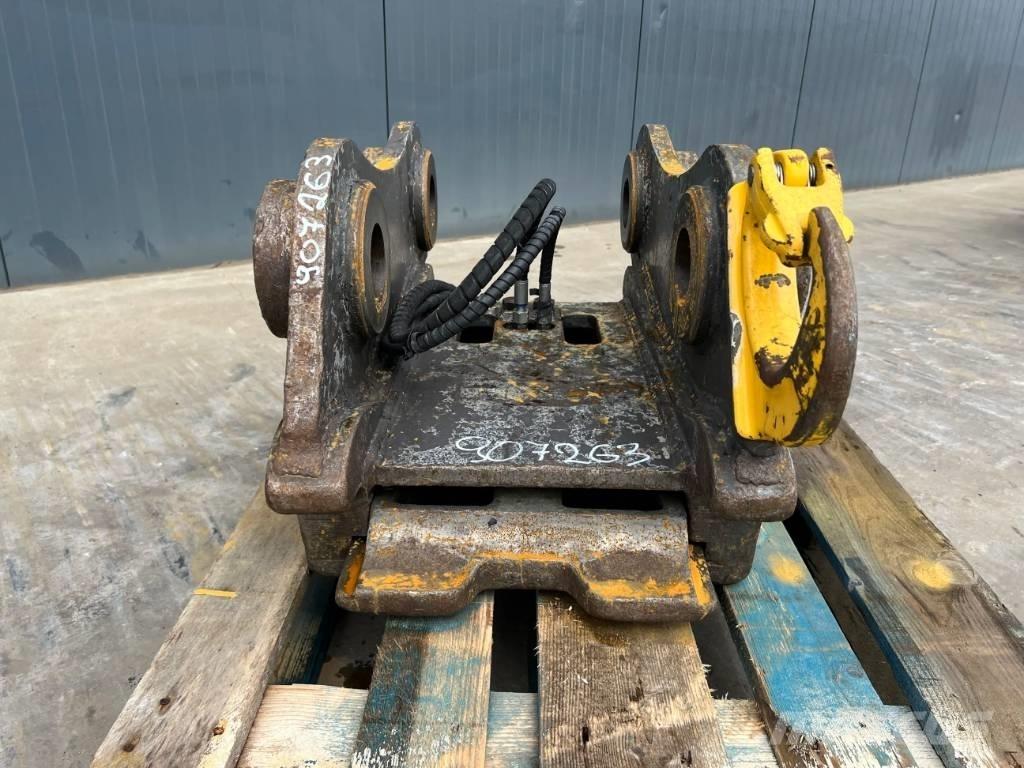 SMP S70 - 323D Redskapsfäste/ adaptrar