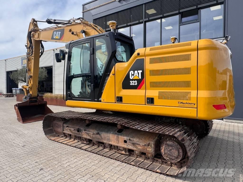 CAT 323 Bandgrävare
