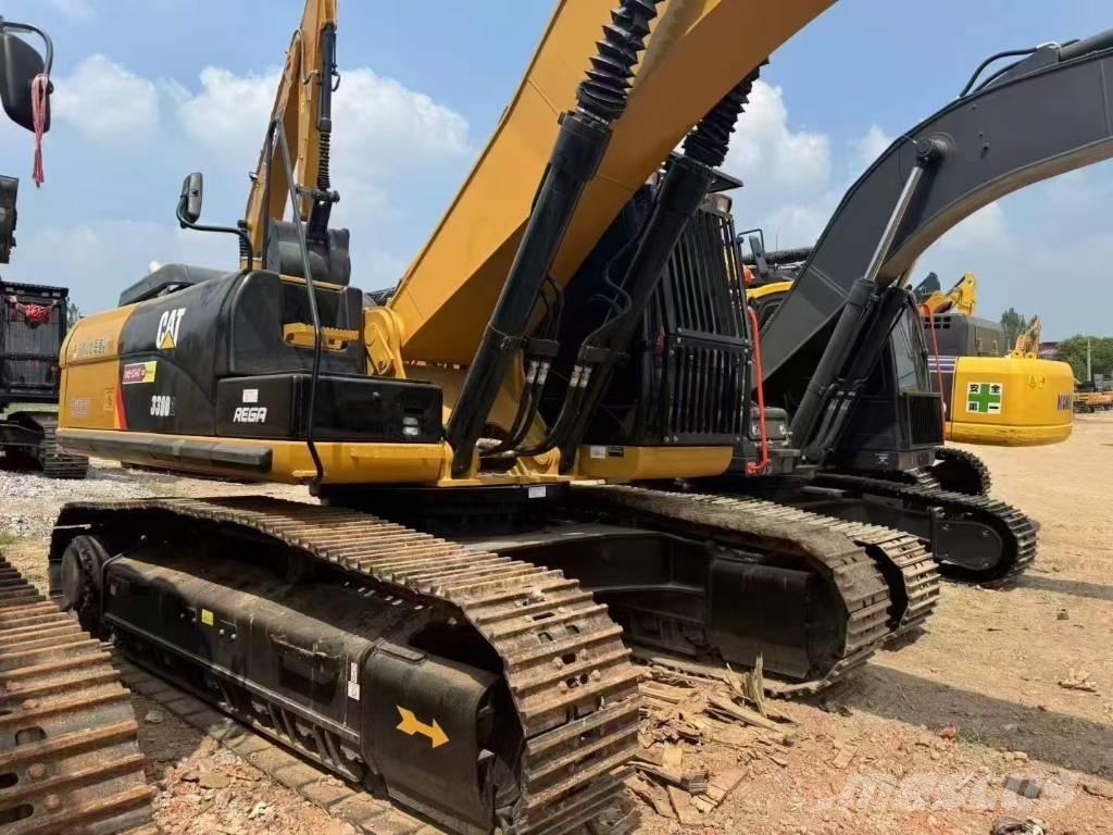 CAT 330 D L Bandgrävare