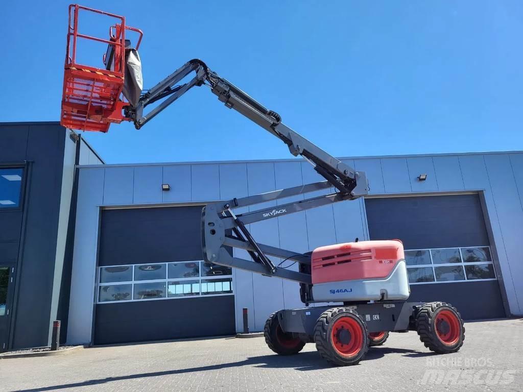 SkyJack SJ 46AJ Bomliftar