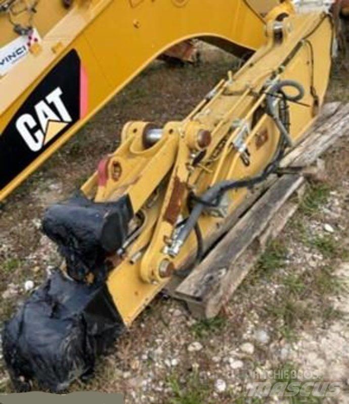 CAT 319 Bommar och stickor
