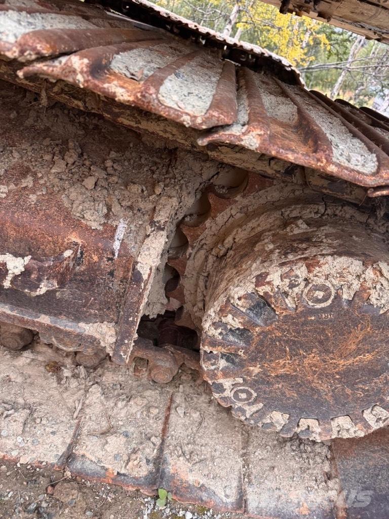 CAT 323 D L Bandgrävare