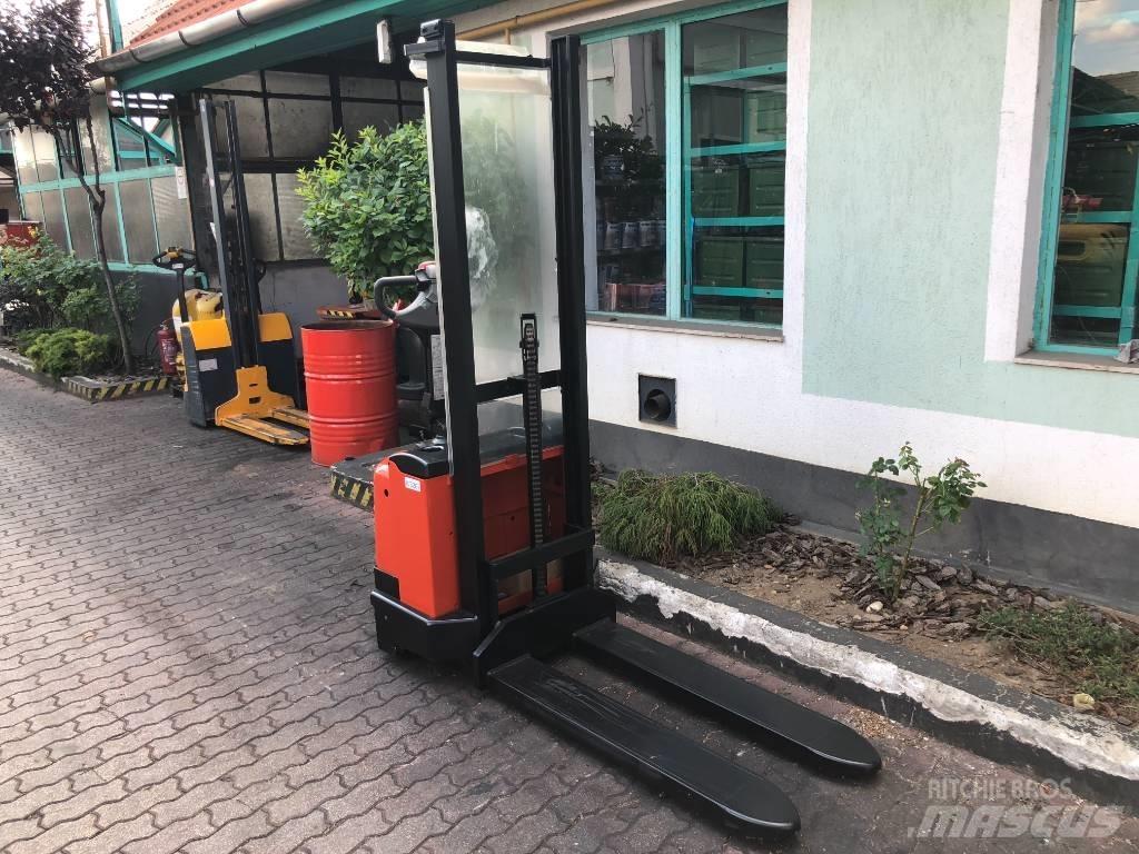 BT S10 V-3267 Manuella pallstaplare