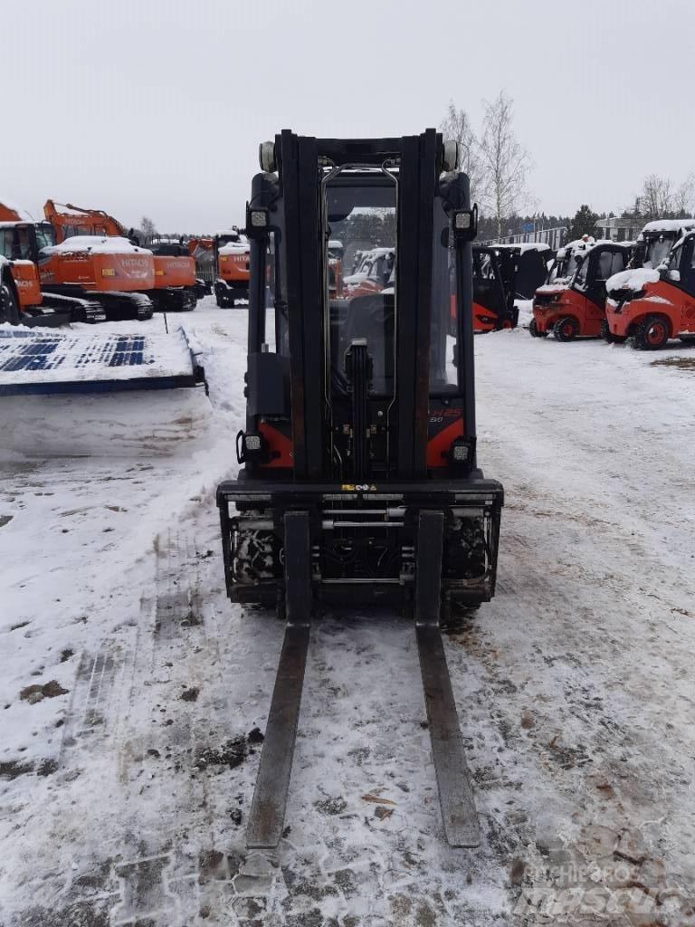 Linde H 25 T Gasolmotviktstruckar