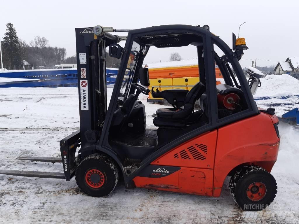 Linde H 25 T Gasolmotviktstruckar