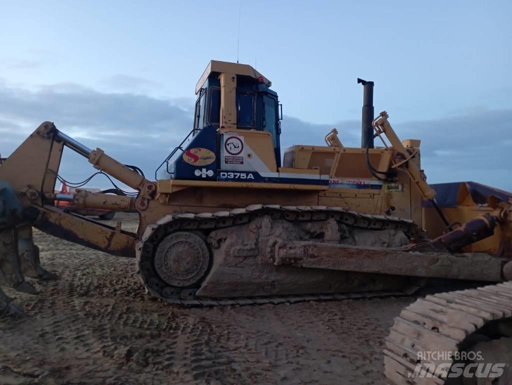 Komatsu D 375 A-2 Bandschaktare