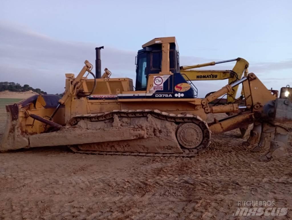 Komatsu D 375 A-2 Bandschaktare