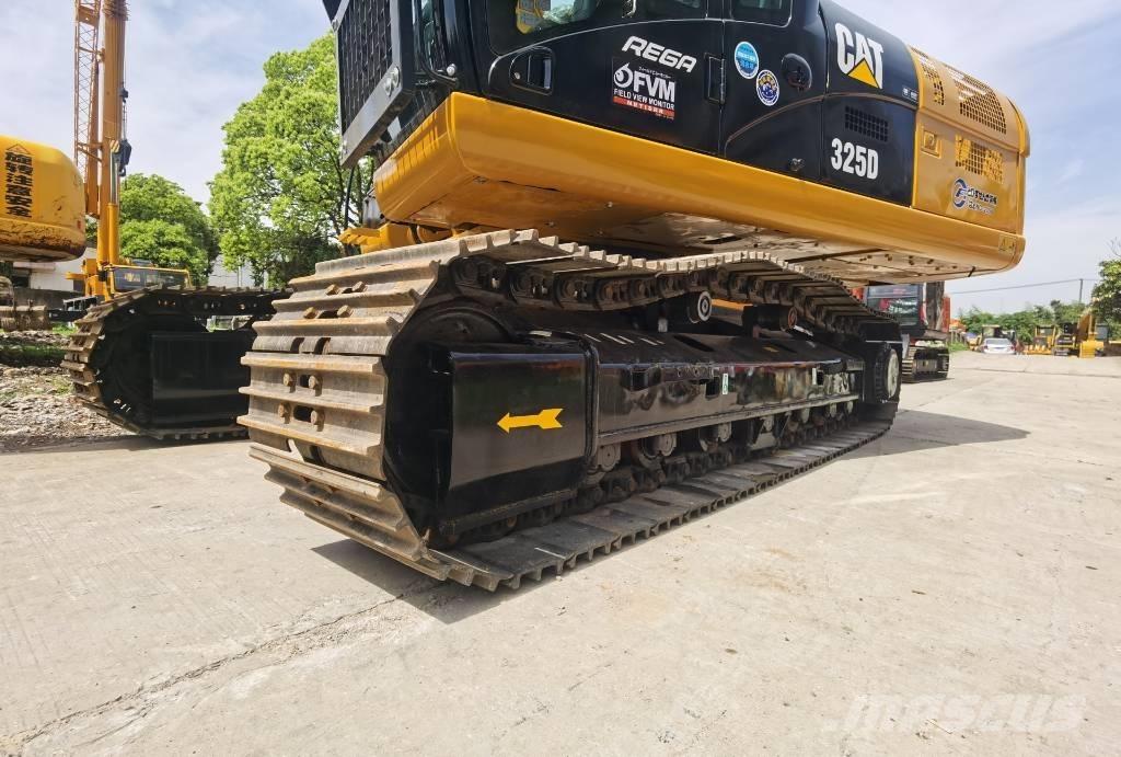 CAT 325 D Bandgrävare