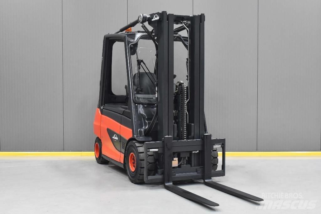 Linde E 30-01 Elmotviktstruckar