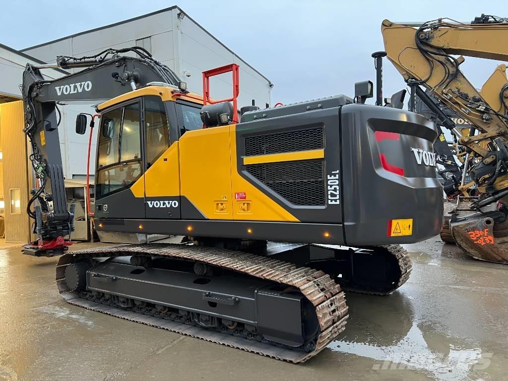 Volvo EC 250 EL Bandgrävare