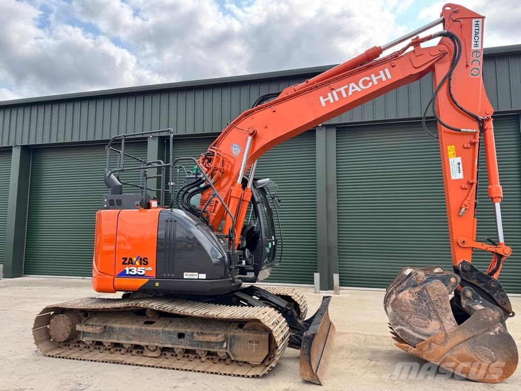 Hitachi ZX 135USBL-6 Bandgrävare