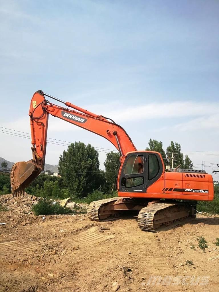Doosan dx225 Bandgrävare
