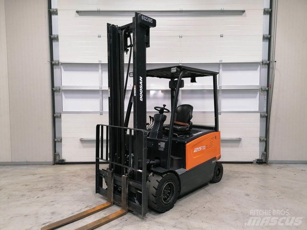 Doosan B25X-7 Elmotviktstruckar