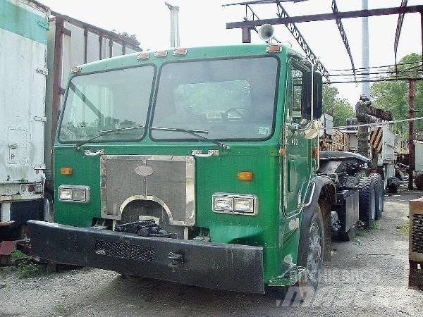 Peterbilt 320 Chassier