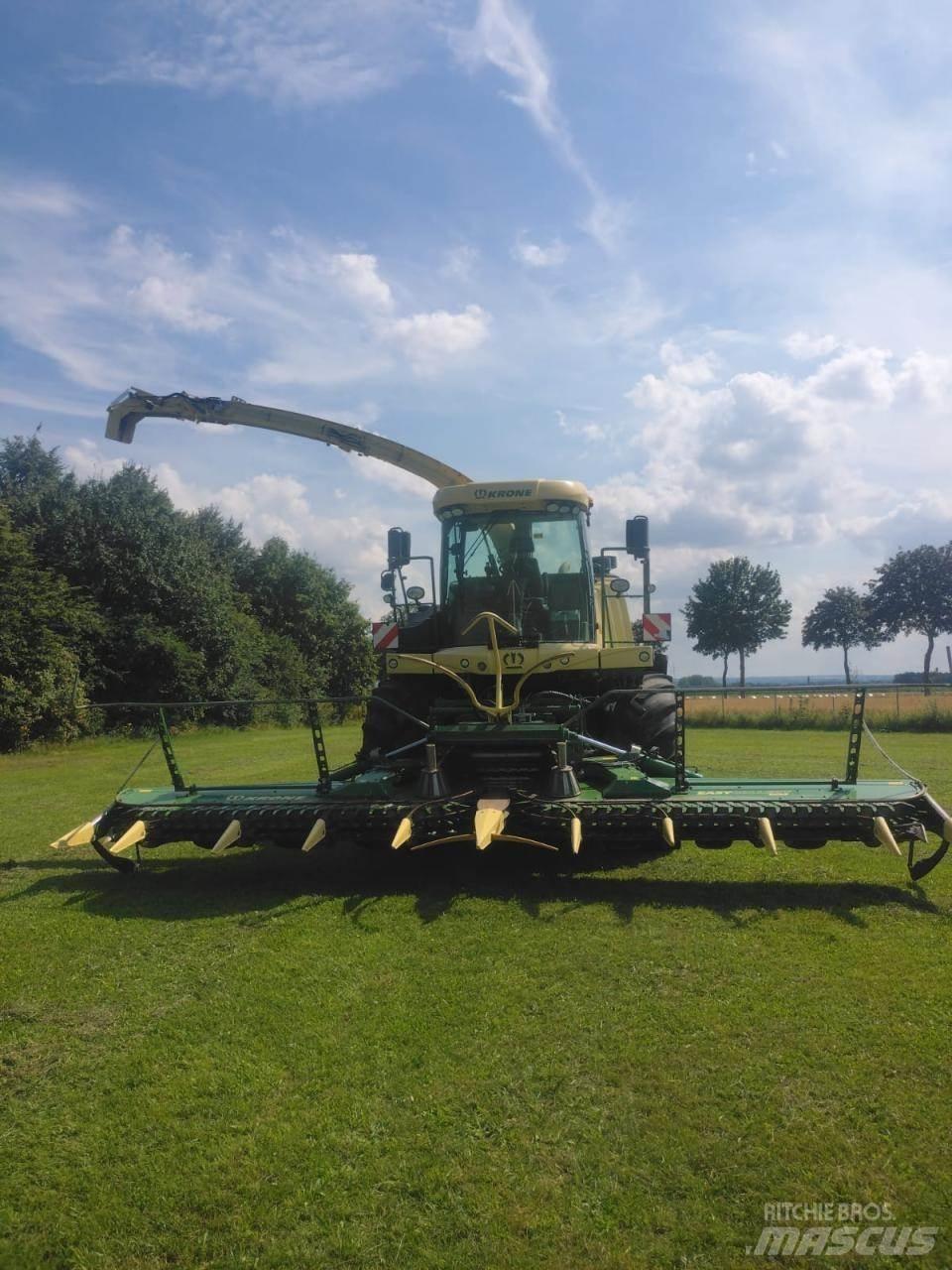 Krone Big X 700 Självgående fälthackar