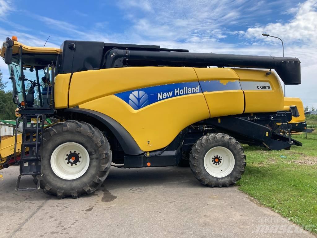 New Holland CX 8070 Skördetröskor